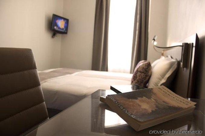 Art Hotel Batignolles París Habitación foto